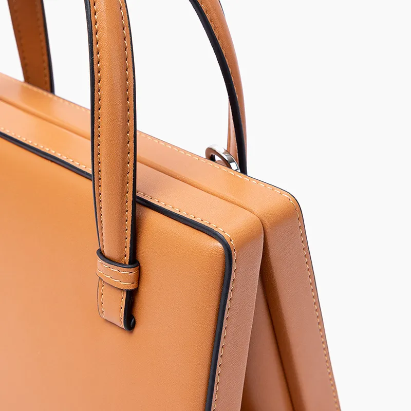 2019 Leather Retro Bag Shoulder Handbag Slung Small Square Bag Fashion Box Bag