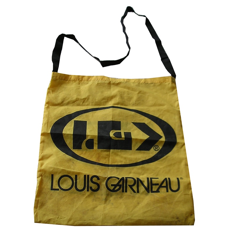 Why Are Nylon Bags Becoming the Future of Sustainable and Functional Fashion?