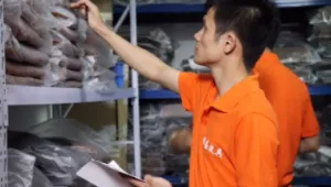 Men′ S Slim Bifold Wallet RFID Blocking Minimalist Front Pocket Wallets for Men