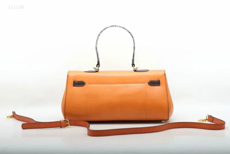 Tanned Leather American Style Classic Fashion Hot Style Shoulder Bag (F111130)
