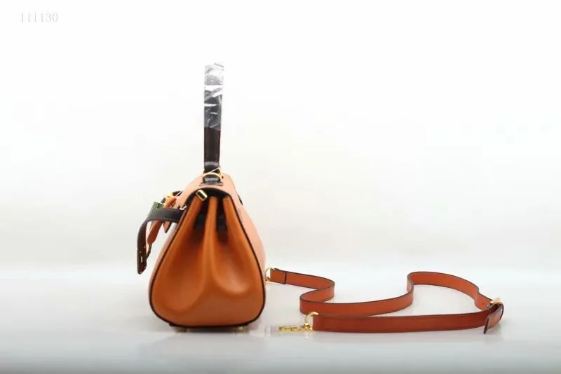 Tanned Leather American Style Classic Fashion Hot Style Shoulder Bag (F111130)